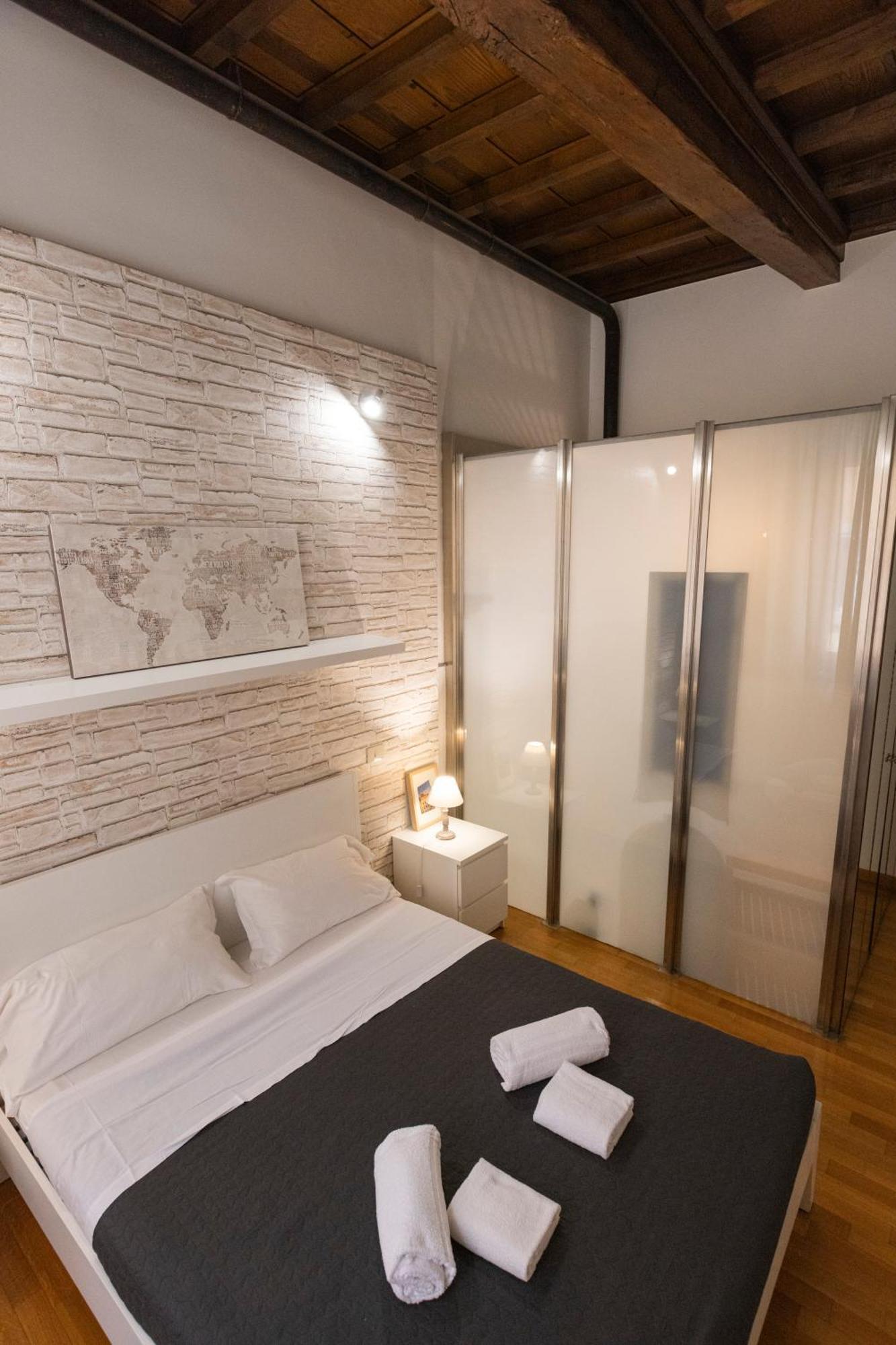 LivinRome Barberini Apt Bagian luar foto